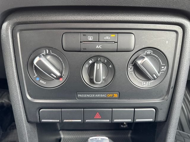 2014 Volkswagen Beetle 1.8T Entry