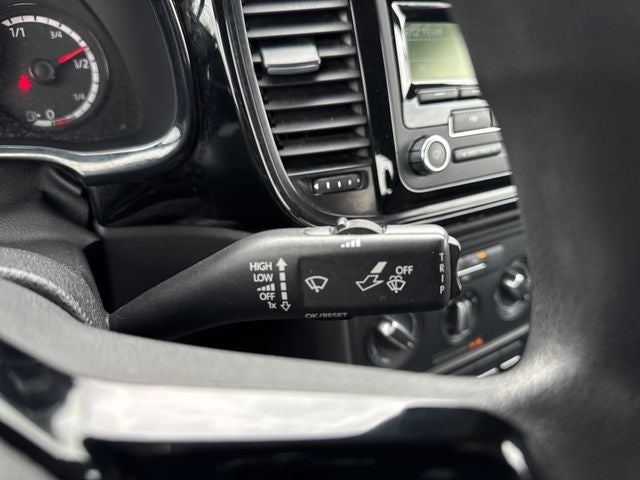 2014 Volkswagen Beetle 1.8T Entry