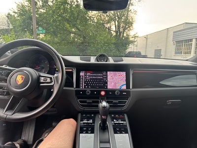 2022 Porsche Macan Base
