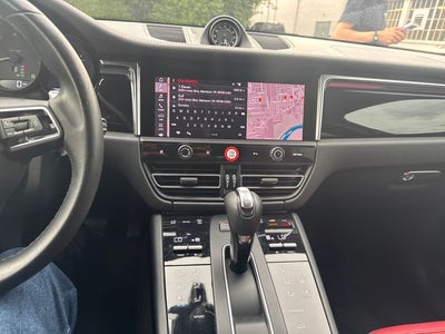 2022 Porsche Macan Base