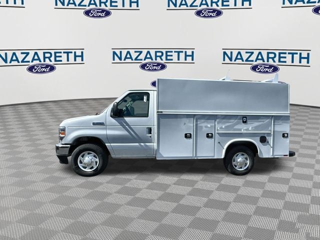 2025 Ford E-350SD Base Cutaway