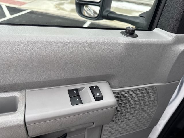 2026 Ford E-450SD Base DRW