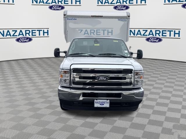 2026 Ford E-450SD Base DRW