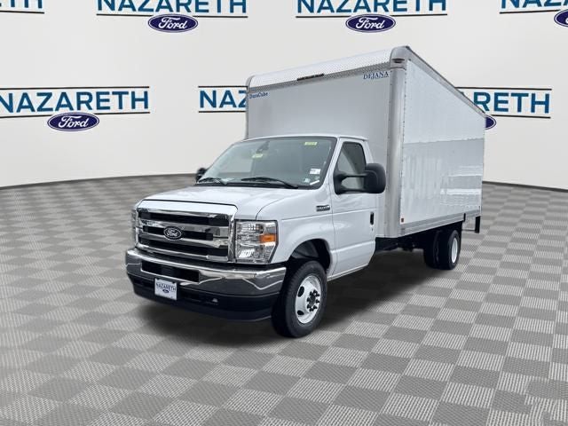 2026 Ford E-450SD Base DRW