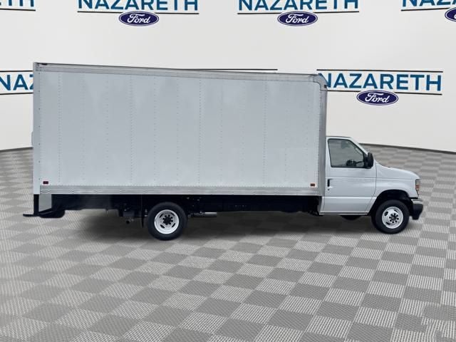 2026 Ford E-450SD Base DRW