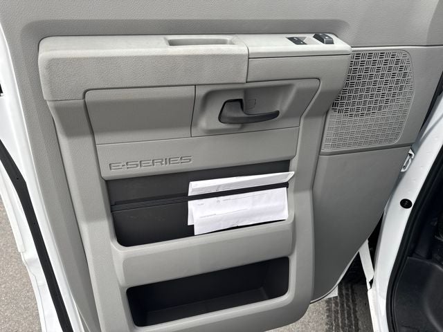 2026 Ford E-450SD Base DRW