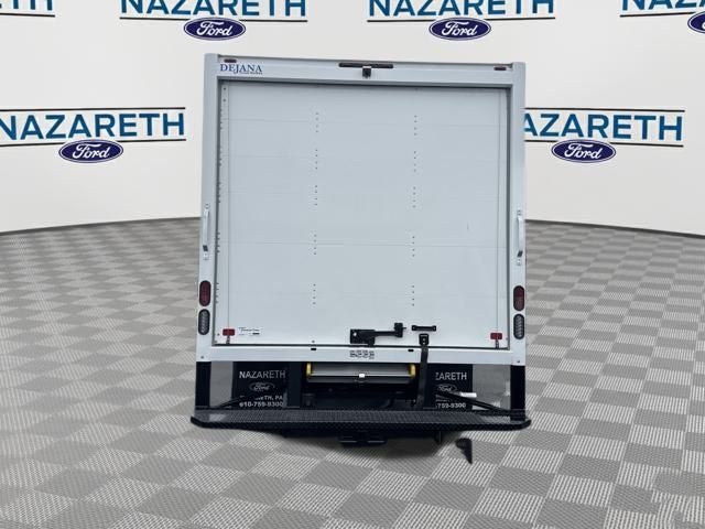 2026 Ford E-450SD Base DRW