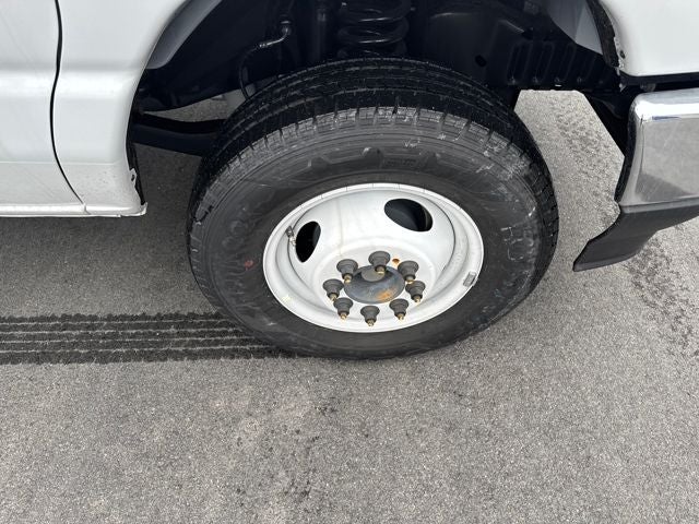 2026 Ford E-450SD Base DRW