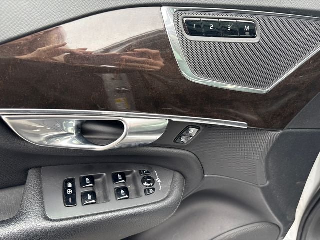 2018 Volvo XC90 T5 Momentum