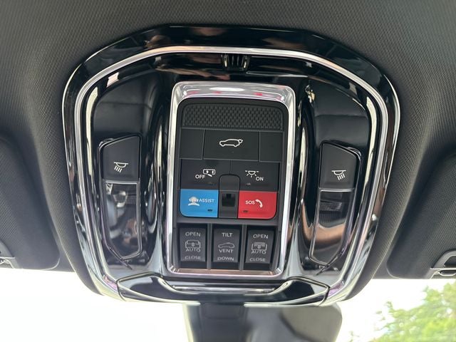 2023 Jeep Grand Cherokee Summit