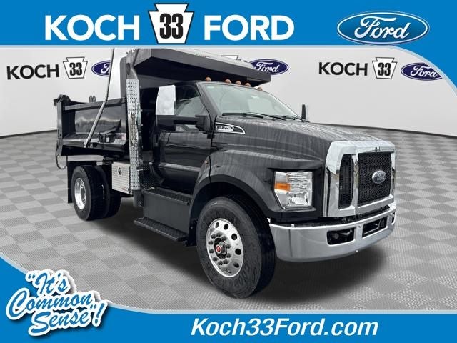 2027 Ford F-750SD Base