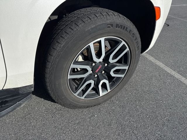 2021 GMC Yukon XL AT4