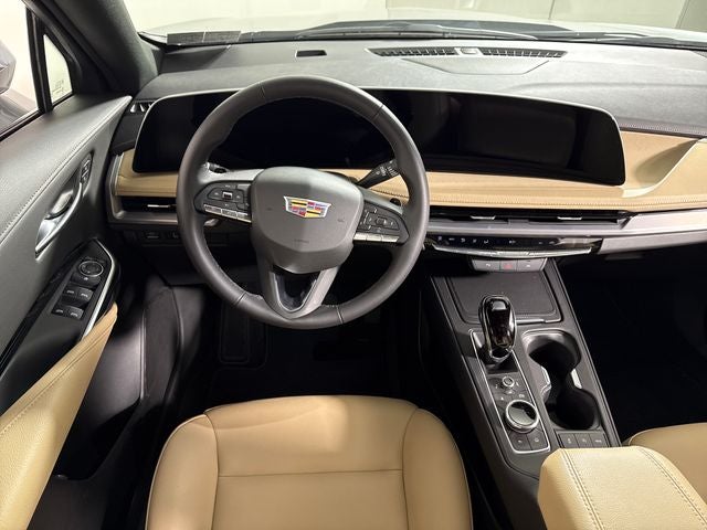 2024 Cadillac XT4 Luxury