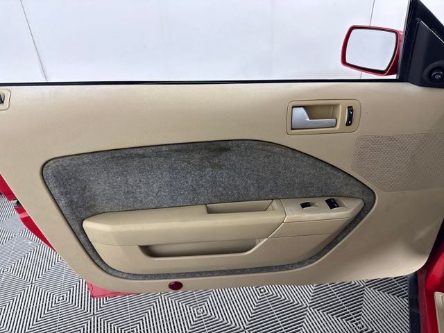 2008 Ford Mustang V6 Deluxe