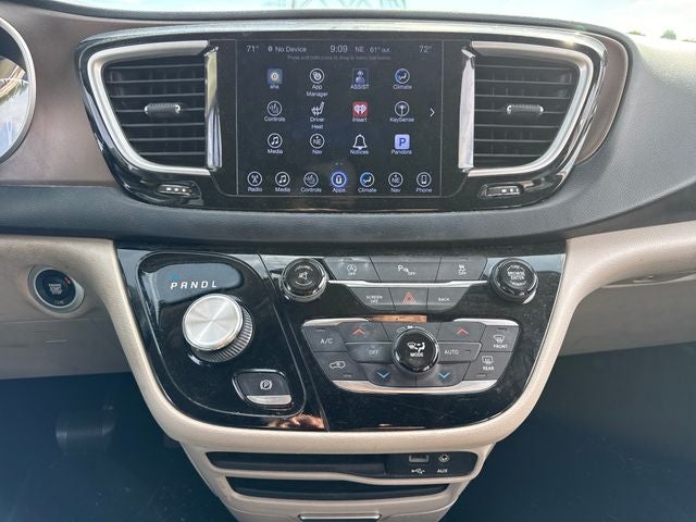 2017 Chrysler Pacifica Touring L