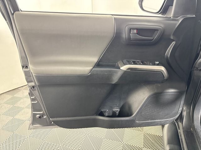 2017 Toyota Tacoma SR5 V6
