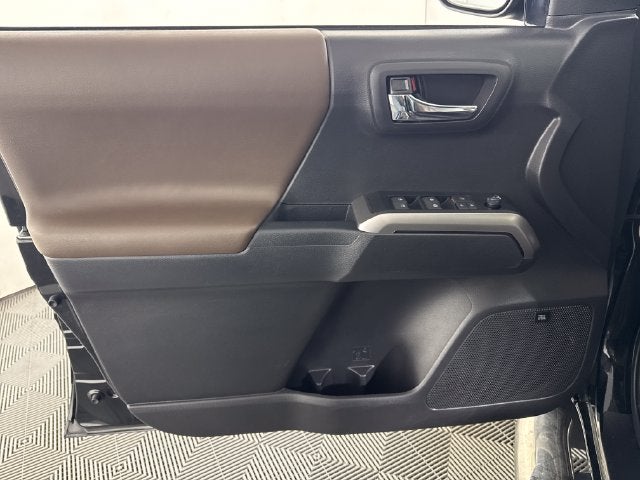 2023 Toyota Tacoma Limited V6