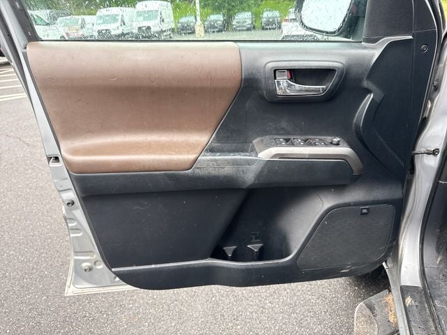 2016 Toyota Tacoma Limited V6