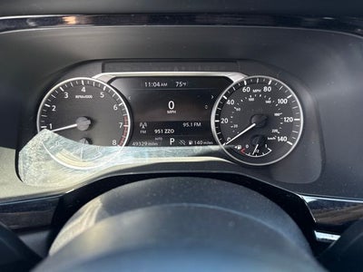 2024 Nissan Pathfinder SV