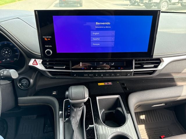 2025 Toyota Sienna Woodland Edition 7 Passenger