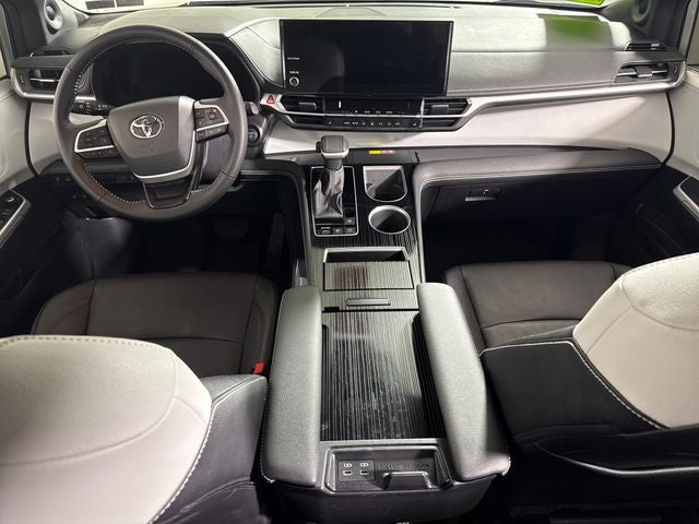 2025 Toyota Sienna XSE 7 Passenger