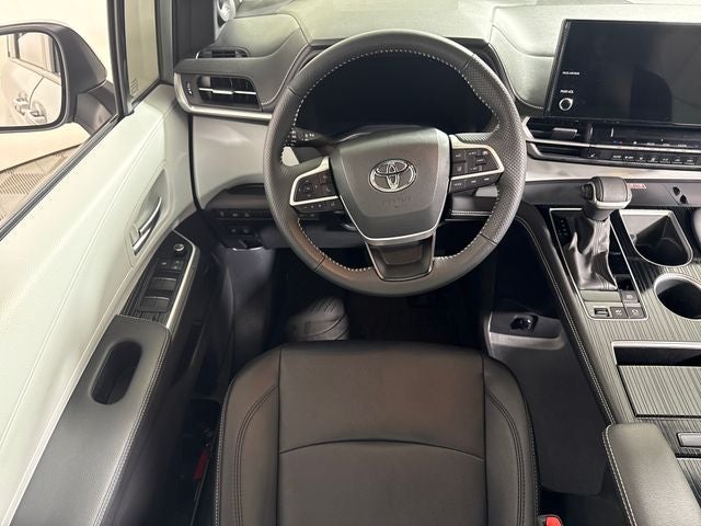 2025 Toyota Sienna XSE 7 Passenger