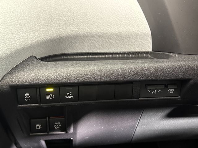 2025 Toyota Sienna XSE 7 Passenger