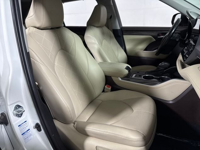 2021 Toyota Highlander Hybrid Platinum
