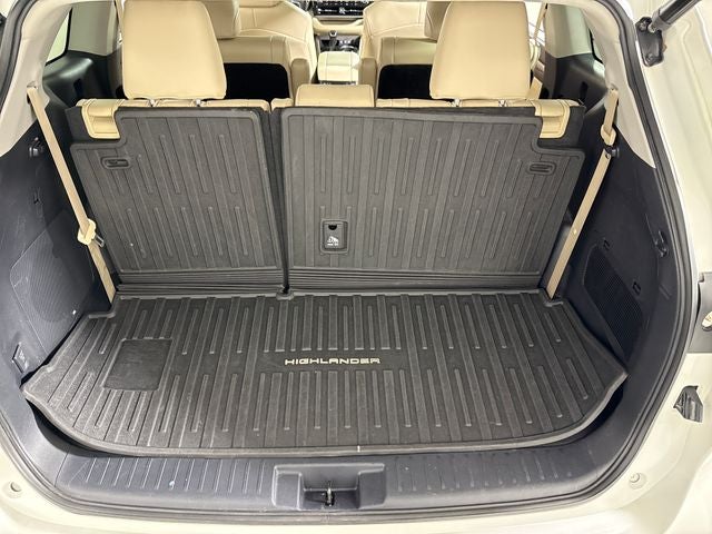 2021 Toyota Highlander Hybrid Platinum