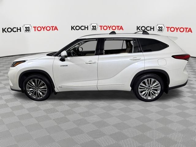 2021 Toyota Highlander Hybrid Platinum