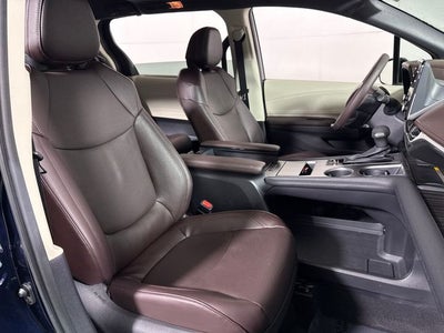 2024 Toyota Sienna Platinum 7 Passenger