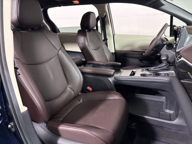 2024 Toyota Sienna Platinum 7 Passenger