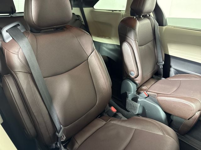 2024 Toyota Sienna Platinum 7 Passenger