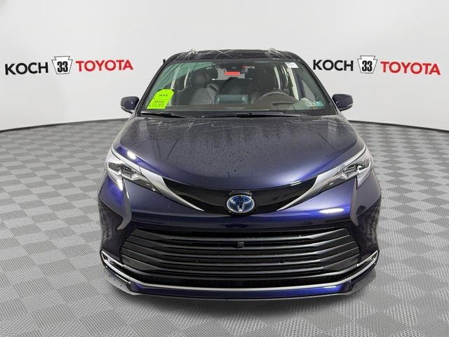 2024 Toyota Sienna Platinum 7 Passenger