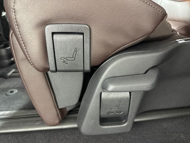 2024 Toyota Sienna Platinum 7 Passenger