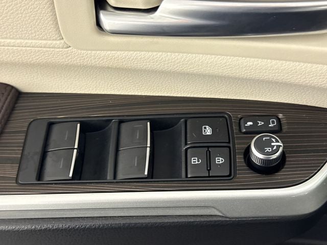 2024 Toyota Sienna Platinum 7 Passenger