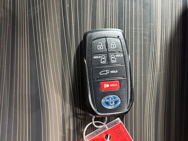 2024 Toyota Sienna Platinum 7 Passenger
