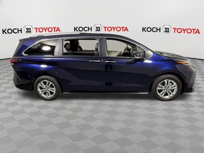 2024 Toyota Sienna Platinum 7 Passenger