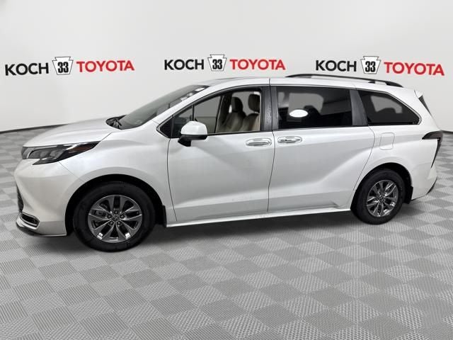 2024 Toyota Sienna XLE
