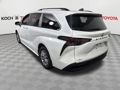 2024 Toyota Sienna XLE