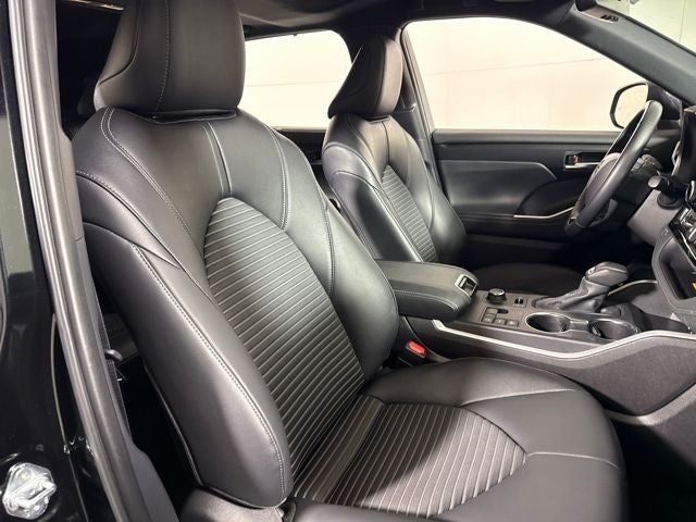 2025 Toyota Highlander XSE