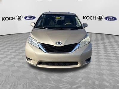 2012 Toyota Sienna LE 8 Passenger