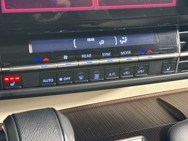 2022 Toyota Sienna XLE 8 Passenger