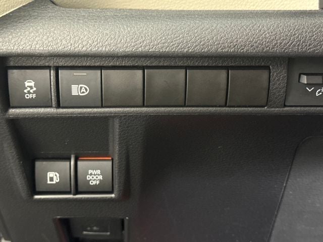 2022 Toyota Sienna XLE 8 Passenger