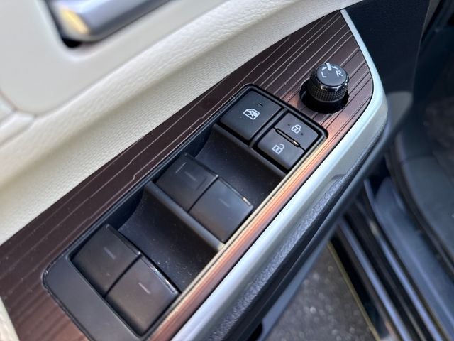 2023 Toyota Sienna XLE 7 Passenger