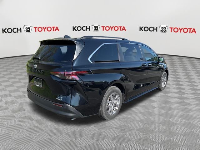 2023 Toyota Sienna XLE 7 Passenger