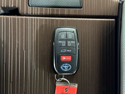 2023 Toyota Sienna XLE 7 Passenger
