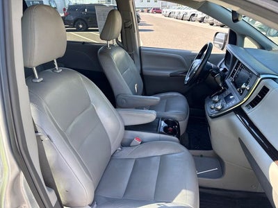 2018 Toyota Sienna XLE 8 Passenger