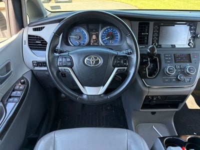 2018 Toyota Sienna XLE 8 Passenger