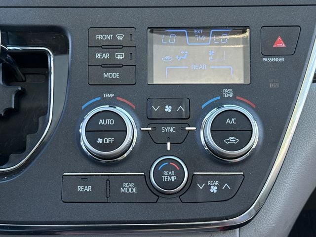 2018 Toyota Sienna XLE 8 Passenger